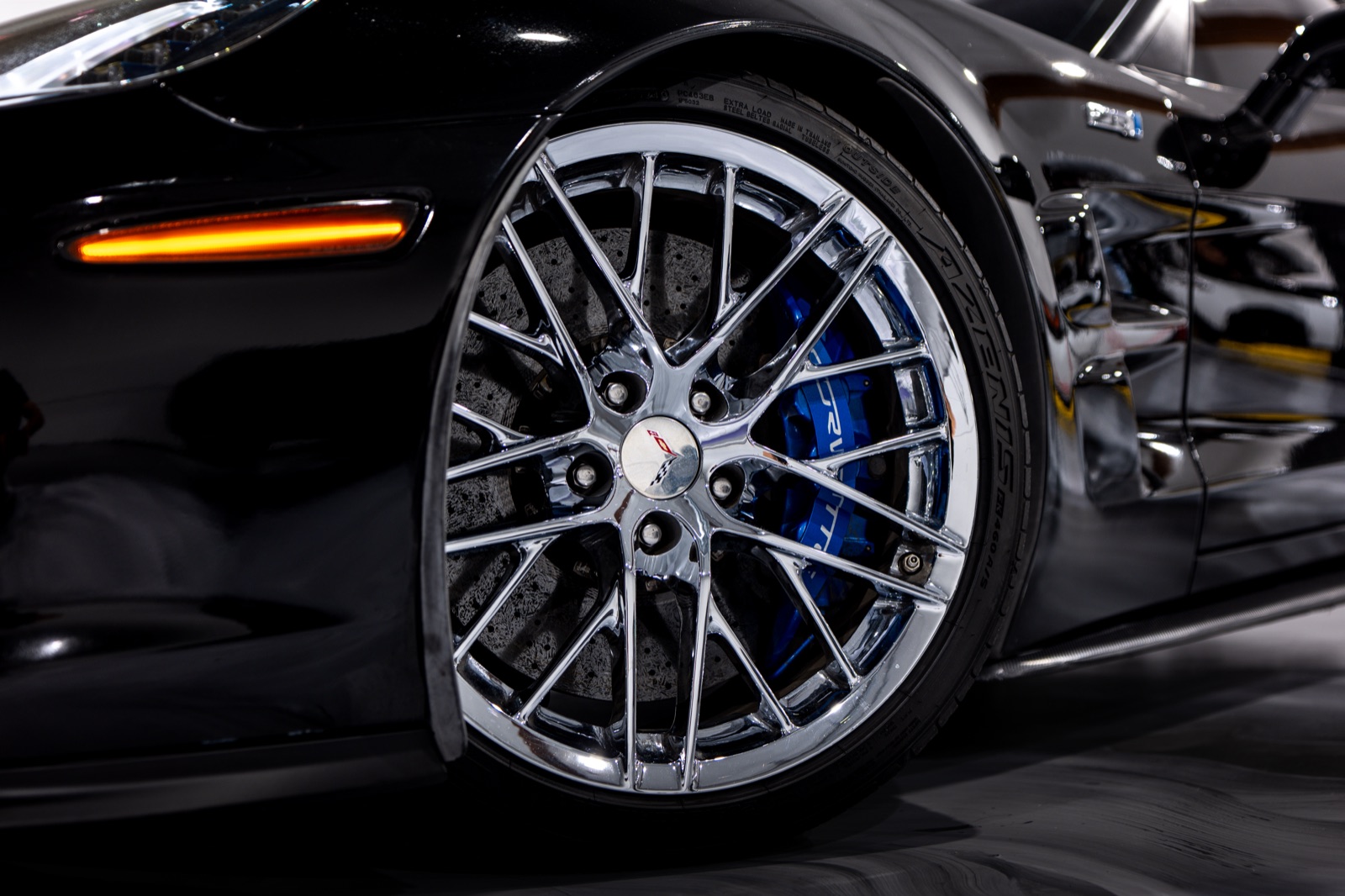 2009 Chevrolet Corvette ZR1, photograph 12 of 24