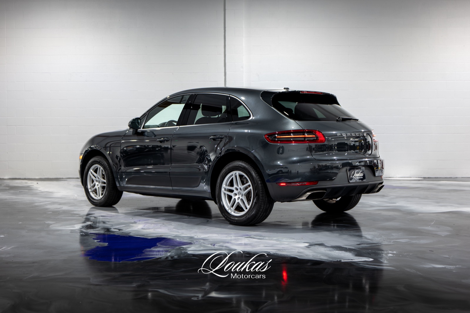 2018 Porsche Macan, photograph 3 of 24