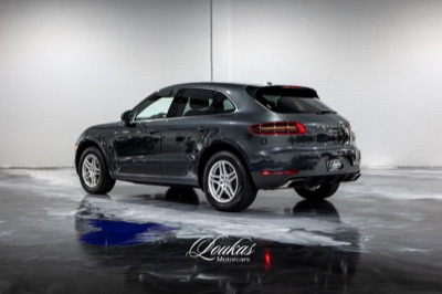 2018 Porsche Macan, photograph 3 of 24