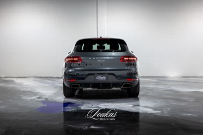 2018 Porsche Macan, photograph 4 of 24
