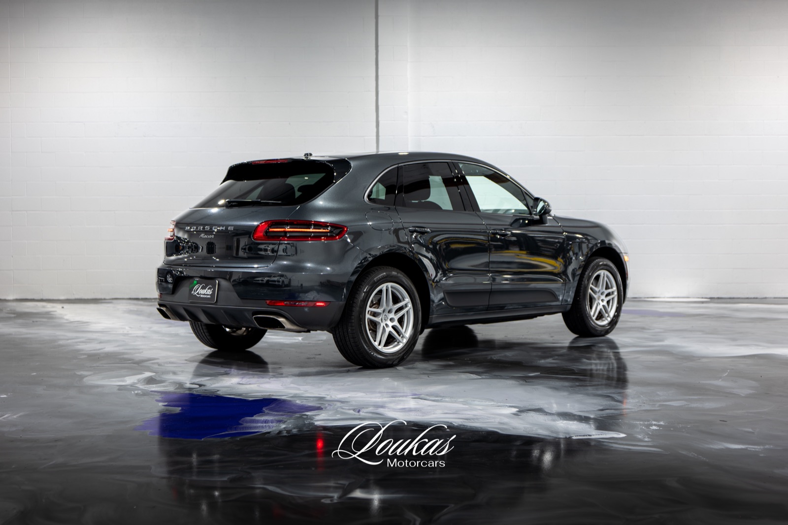 2018 Porsche Macan, photograph 5 of 24