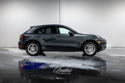 2018 Porsche Macan, photograph 6 of 24