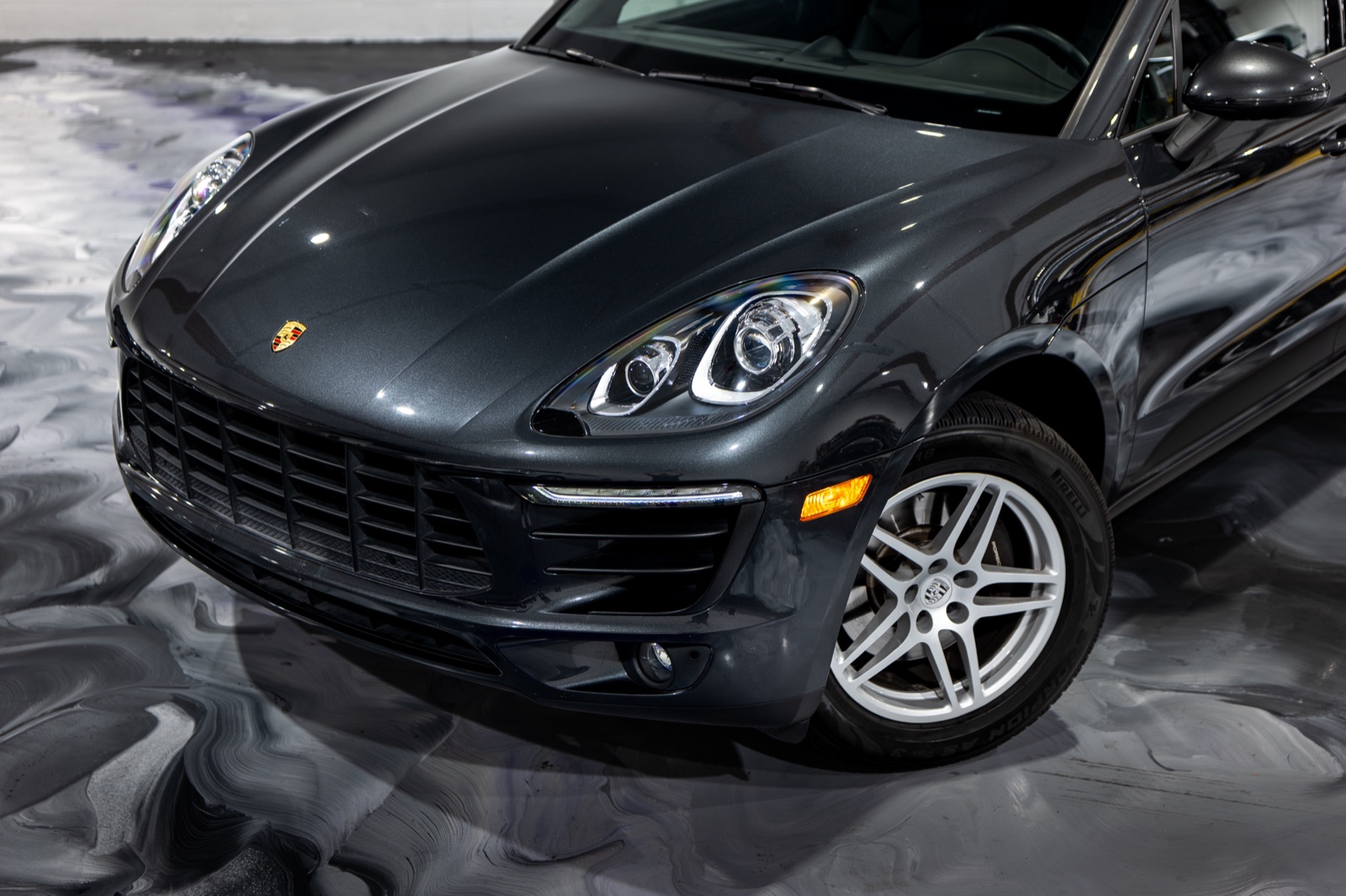 2018 Porsche Macan, photograph 10 of 24