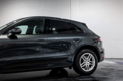 2018 Porsche Macan, photograph 12 of 24