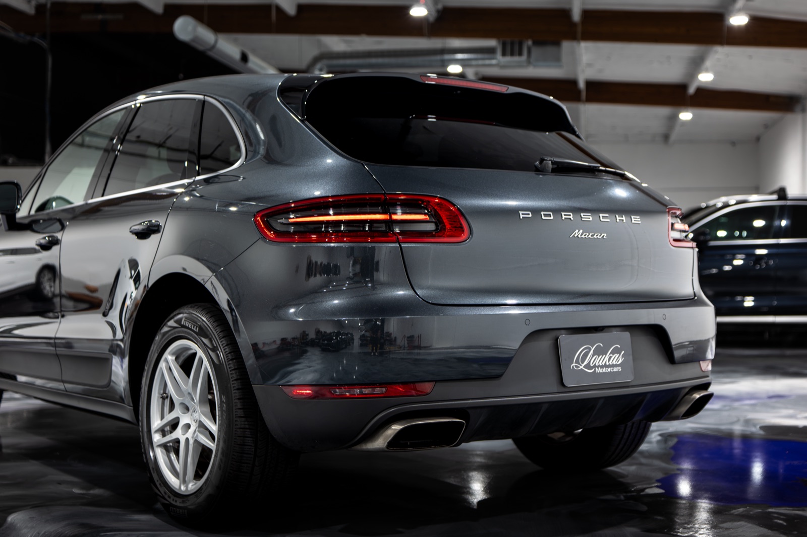 2018 Porsche Macan, photograph 13 of 24