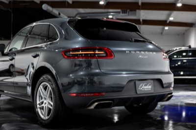 2018 Porsche Macan, photograph 13 of 24