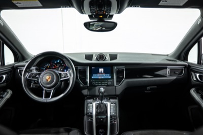 2018 Porsche Macan, photograph 19 of 24