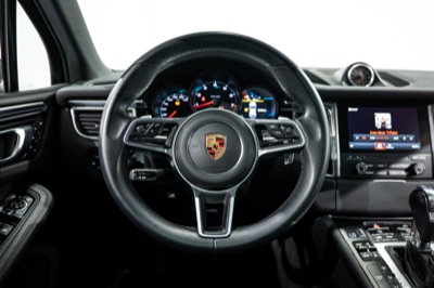 2018 Porsche Macan, photograph 20 of 24