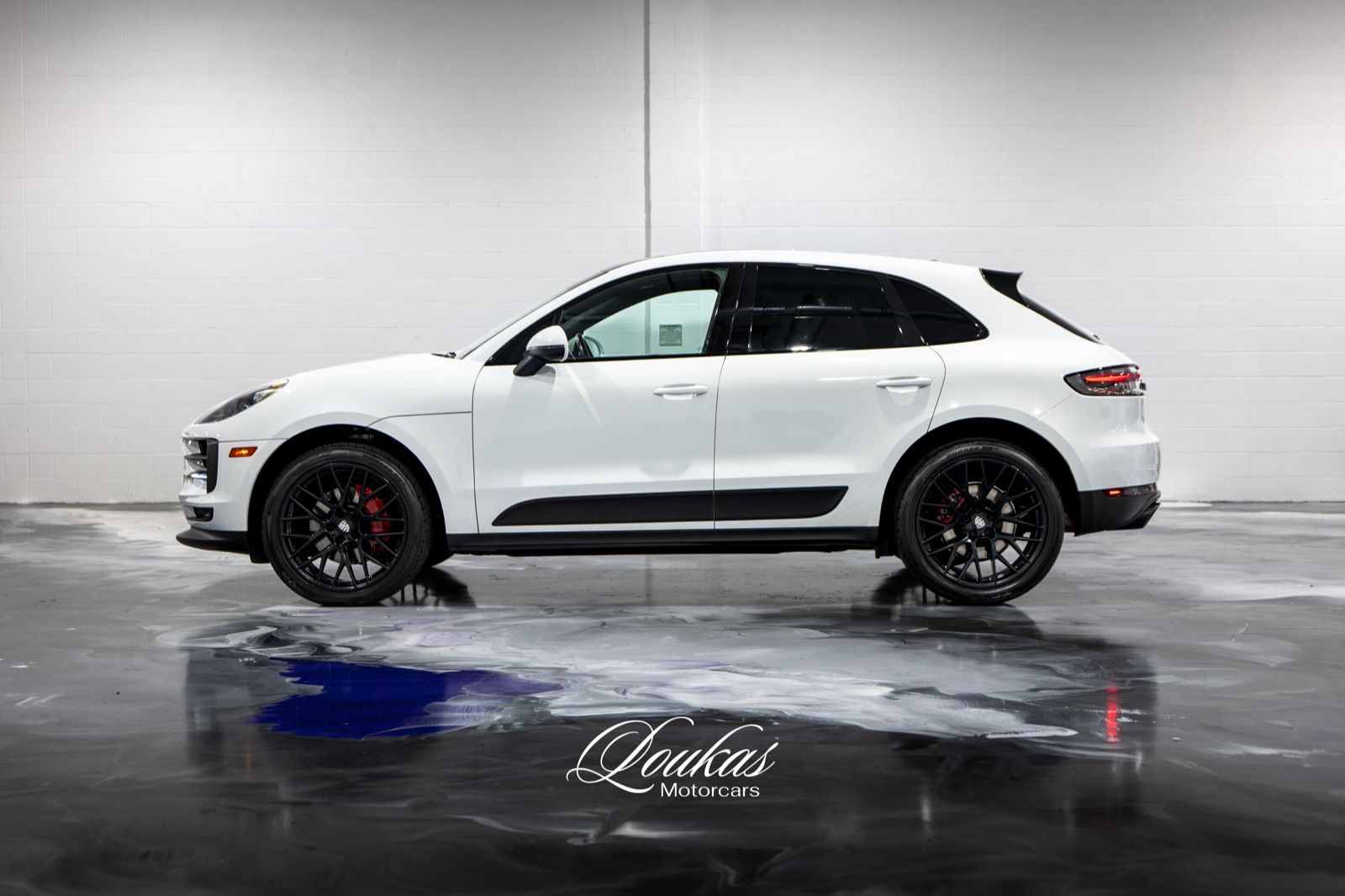 2019 Porsche Macan S, photograph 2 of 24