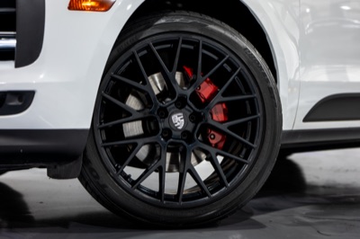 2019 Porsche Macan S, photograph 10 of 24