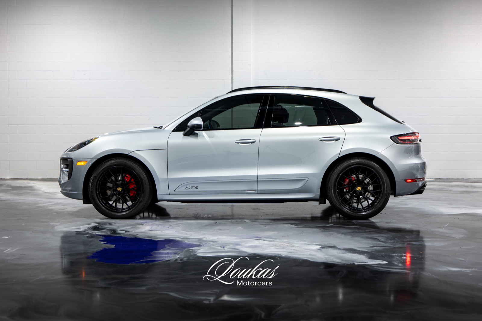 2021 Porsche Macan GTS, photograph 2 of 26