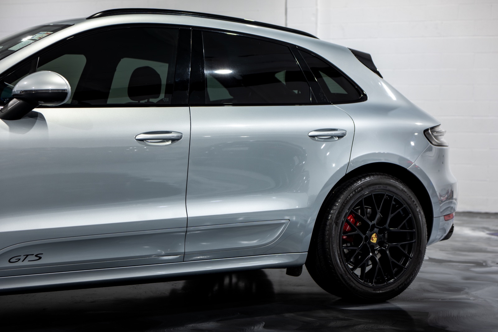 2021 Porsche Macan GTS, photograph 13 of 26