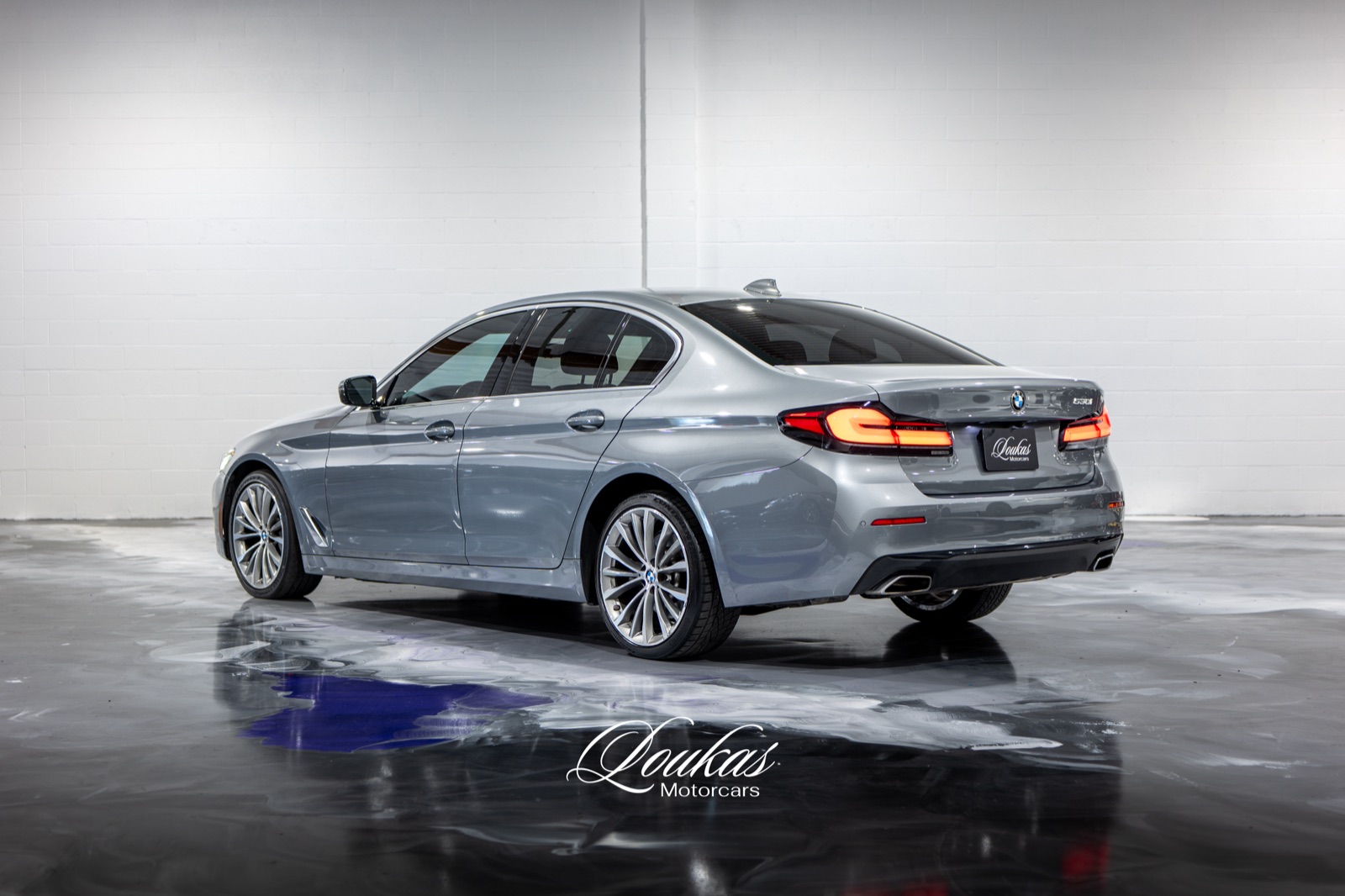 2023 BMW 530i, photograph 3 of 24