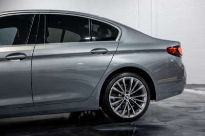 2023 BMW 530i, photograph 12 of 24