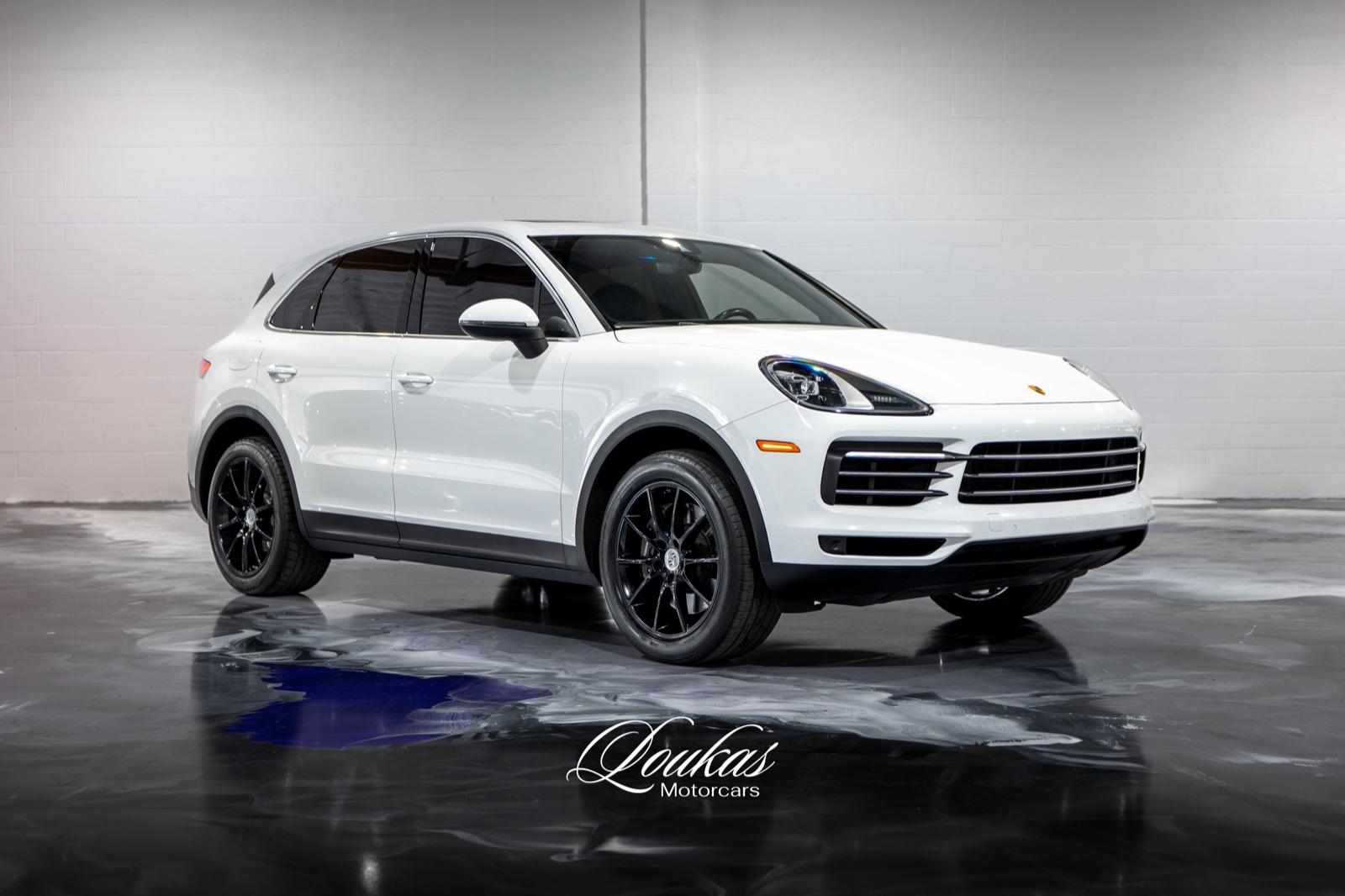 2023 Porsche Cayenne, photograph 3 of 26