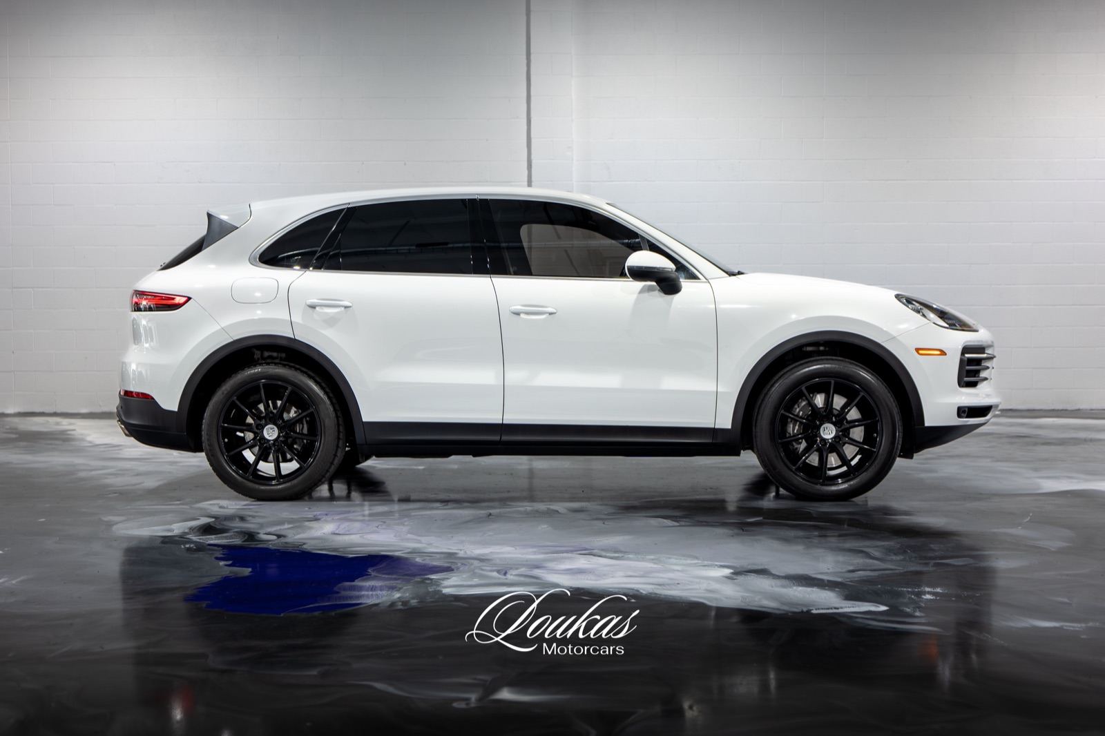 2023 Porsche Cayenne, photograph 4 of 26