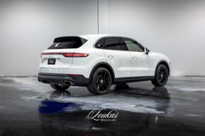 2023 Porsche Cayenne, photograph 5 of 26