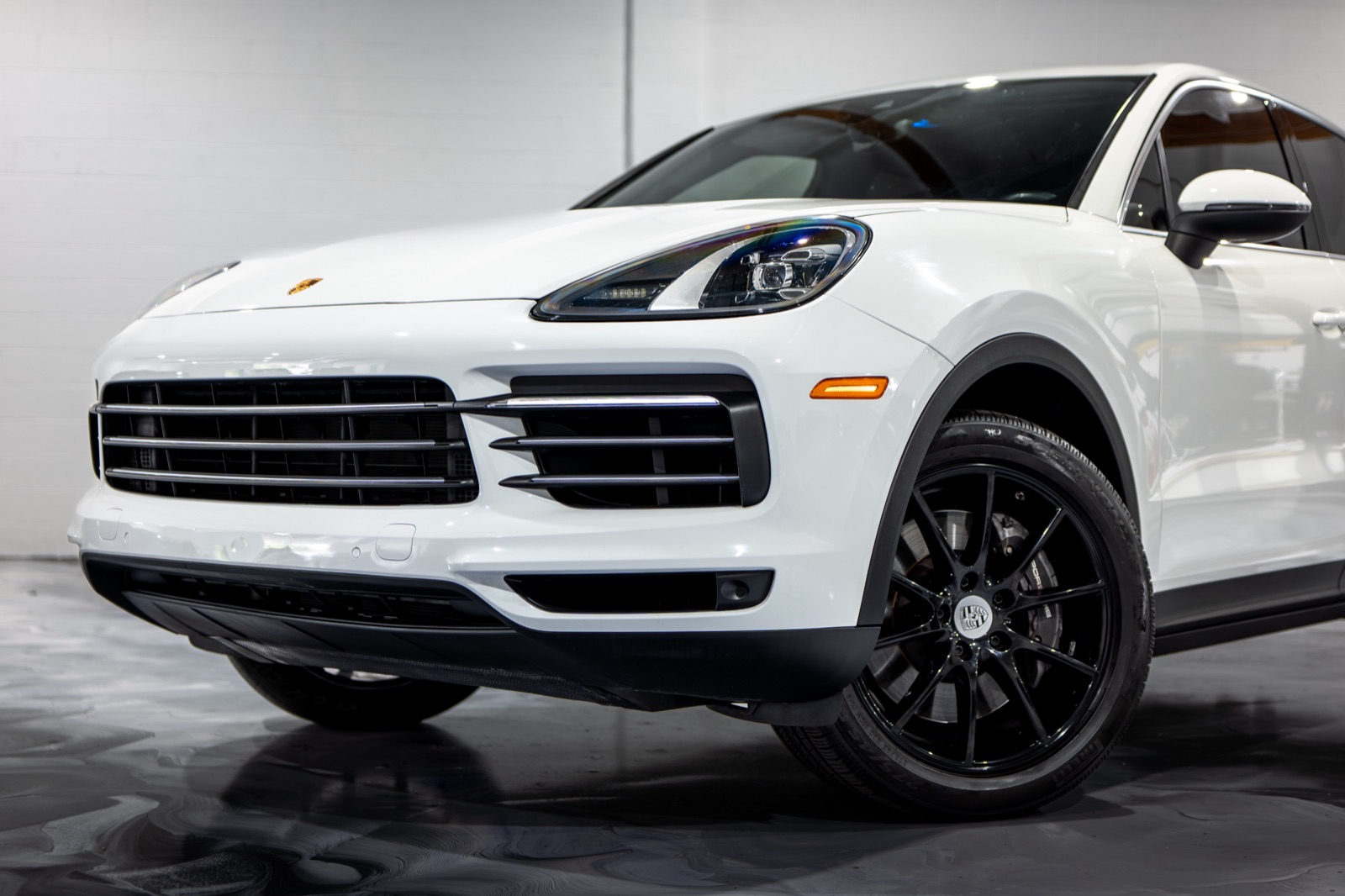 2023 Porsche Cayenne, photograph 9 of 26