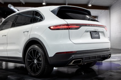 2023 Porsche Cayenne, photograph 13 of 26