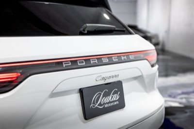 2023 Porsche Cayenne, photograph 14 of 26