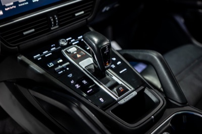 2023 Porsche Cayenne, photograph 16 of 26