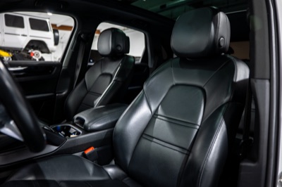 2023 Porsche Cayenne, photograph 17 of 26