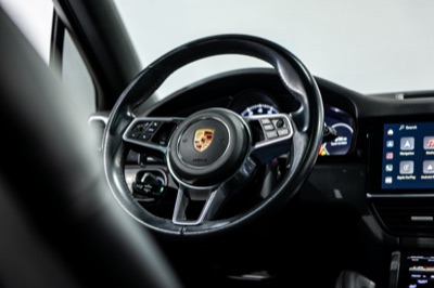 2023 Porsche Cayenne, photograph 20 of 26