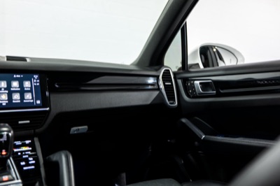 2023 Porsche Cayenne, photograph 21 of 26