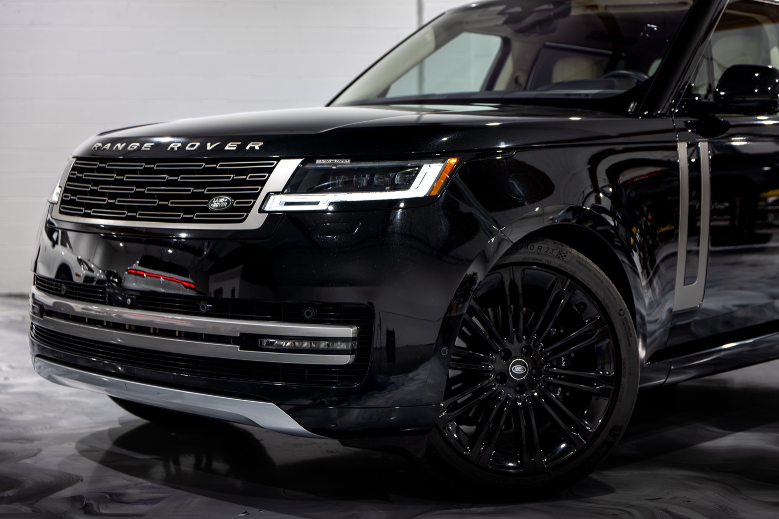 2023 Range Rover P400 SE, photograph 9 of 26