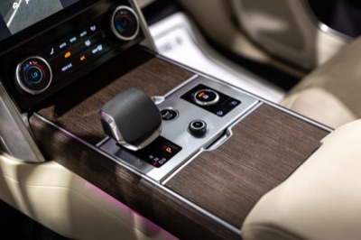2023 Range Rover P400 SE, photograph 16 of 26