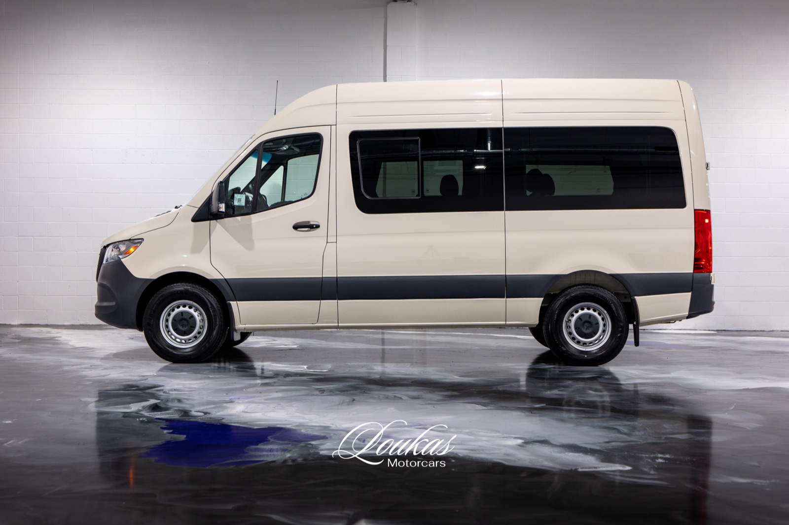 2025 Mercedes-Benz Sprinter 2500, photograph 2 of 23