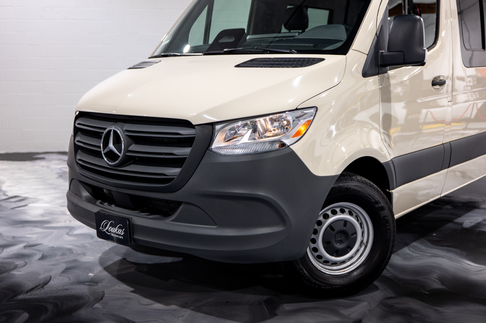 2025 Mercedes-Benz Sprinter 2500, photograph 9 of 23