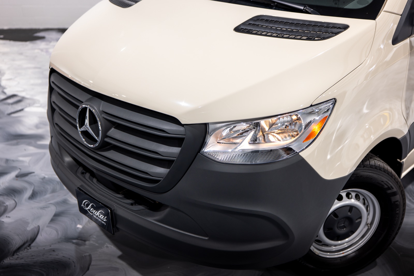 2025 Mercedes-Benz Sprinter 2500, photograph 10 of 23