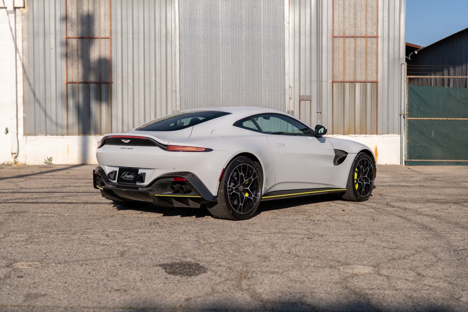 Aston Martin Vantage AMR, photograph 5 of 24