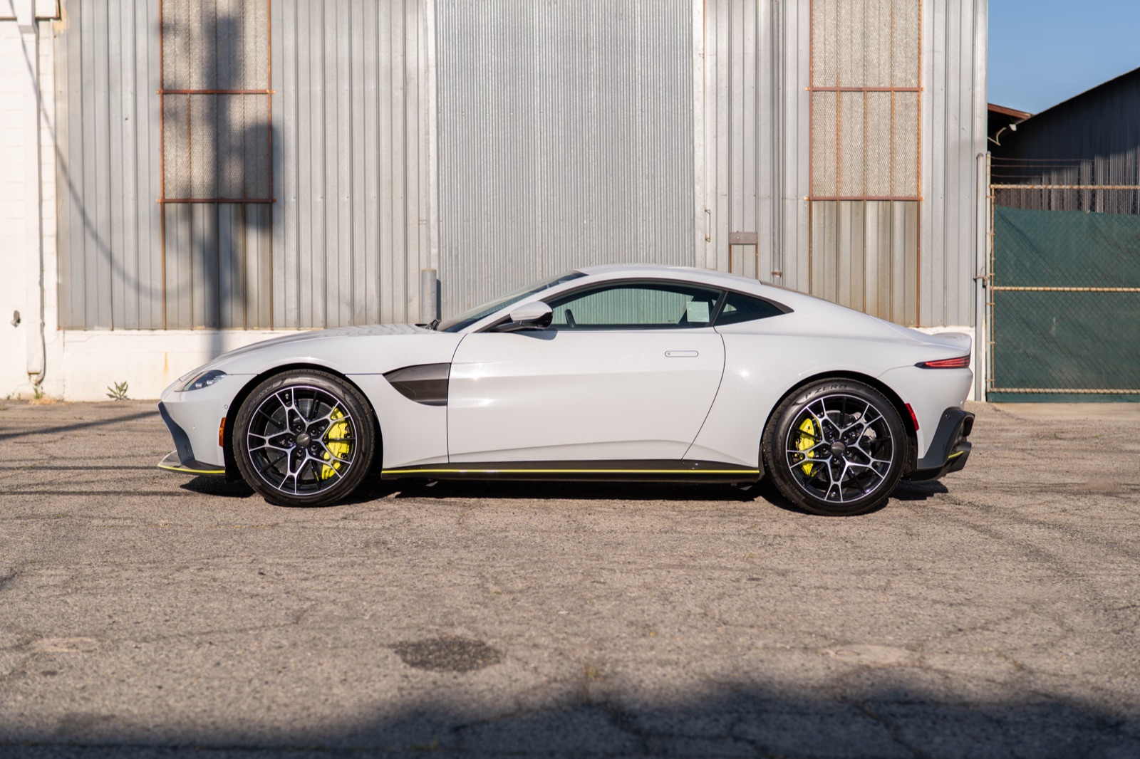 Aston Martin Vantage AMR, photograph 8 of 24