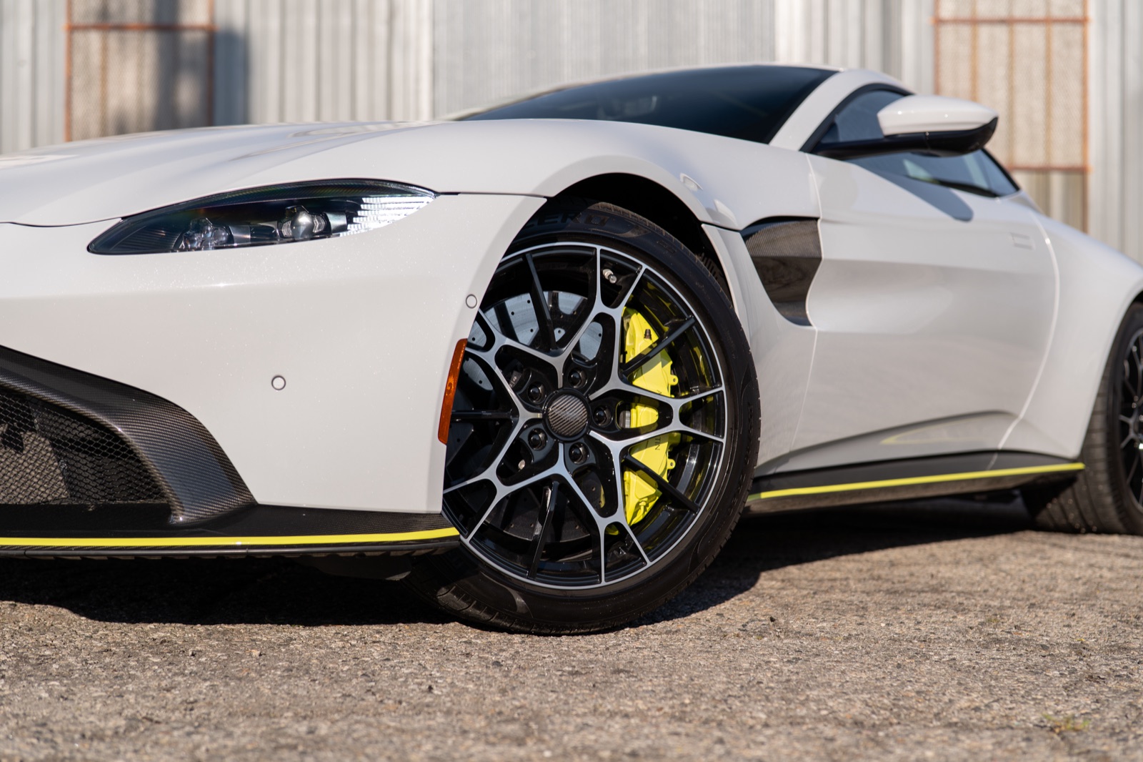 Aston Martin Vantage AMR, photograph 10 of 24
