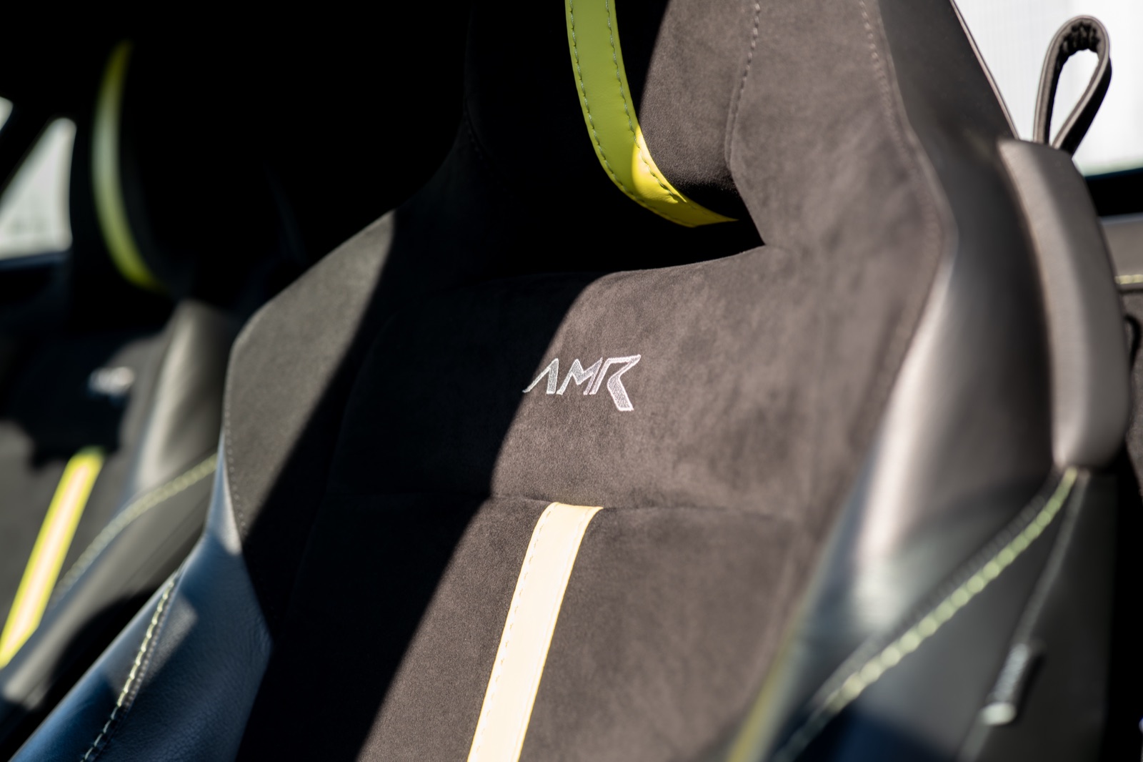 Aston Martin Vantage AMR, photograph 17 of 24