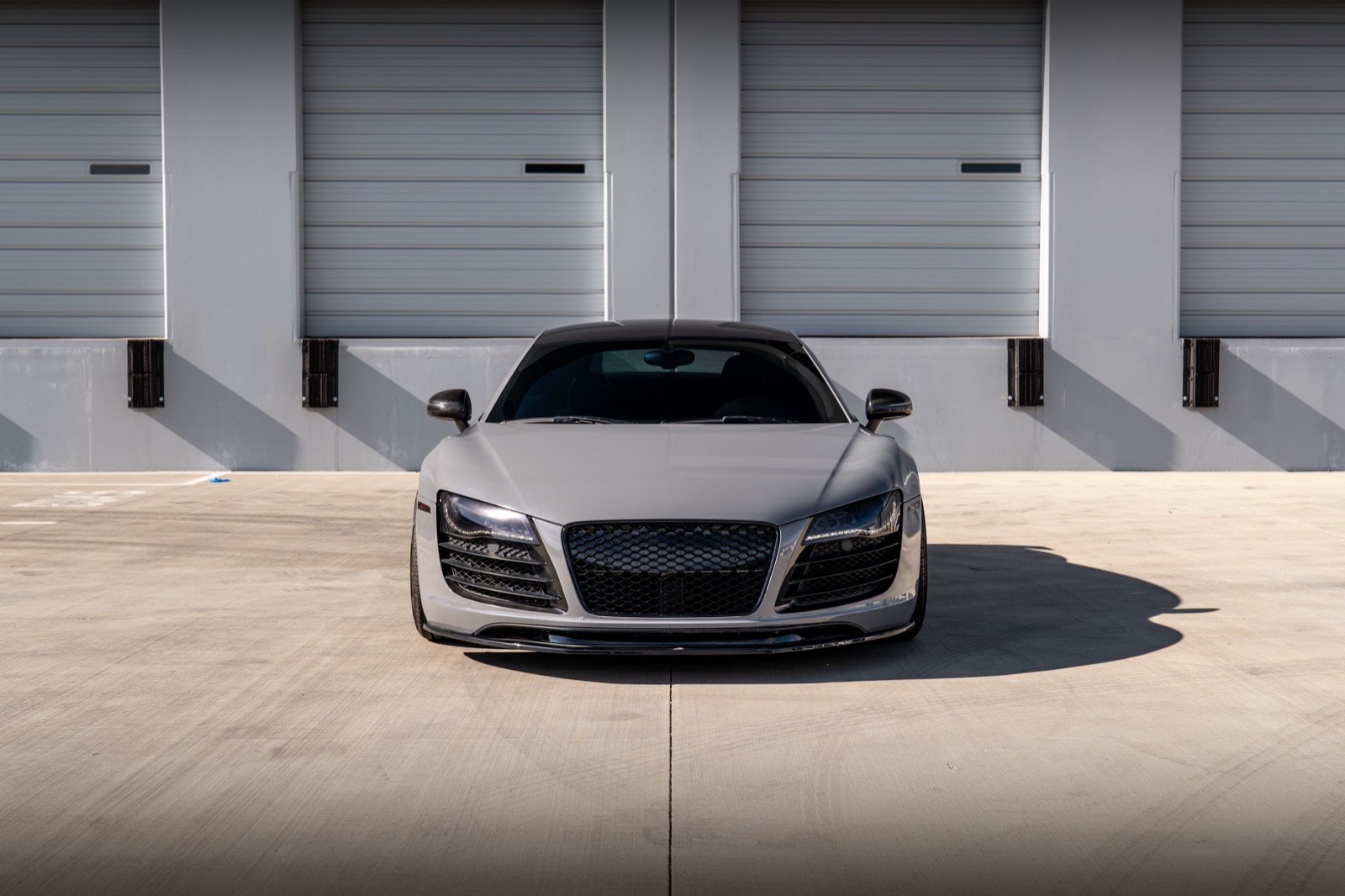 Audi R8, photograph 2 of 19