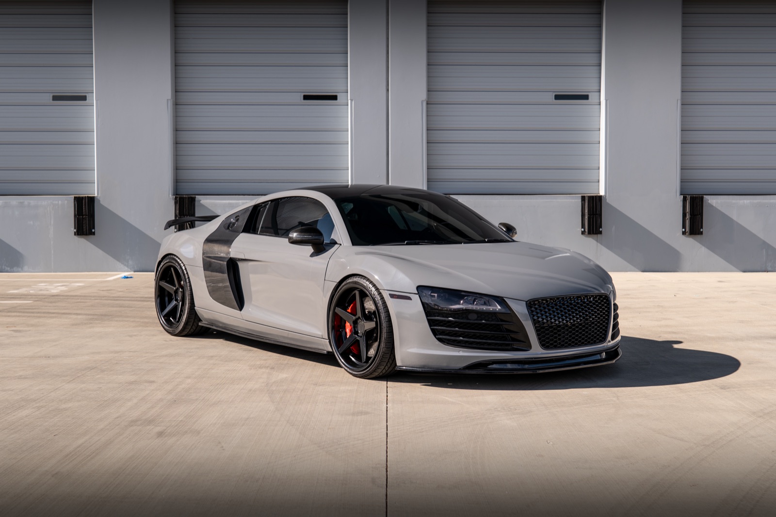 Audi R8, photograph 3 of 19