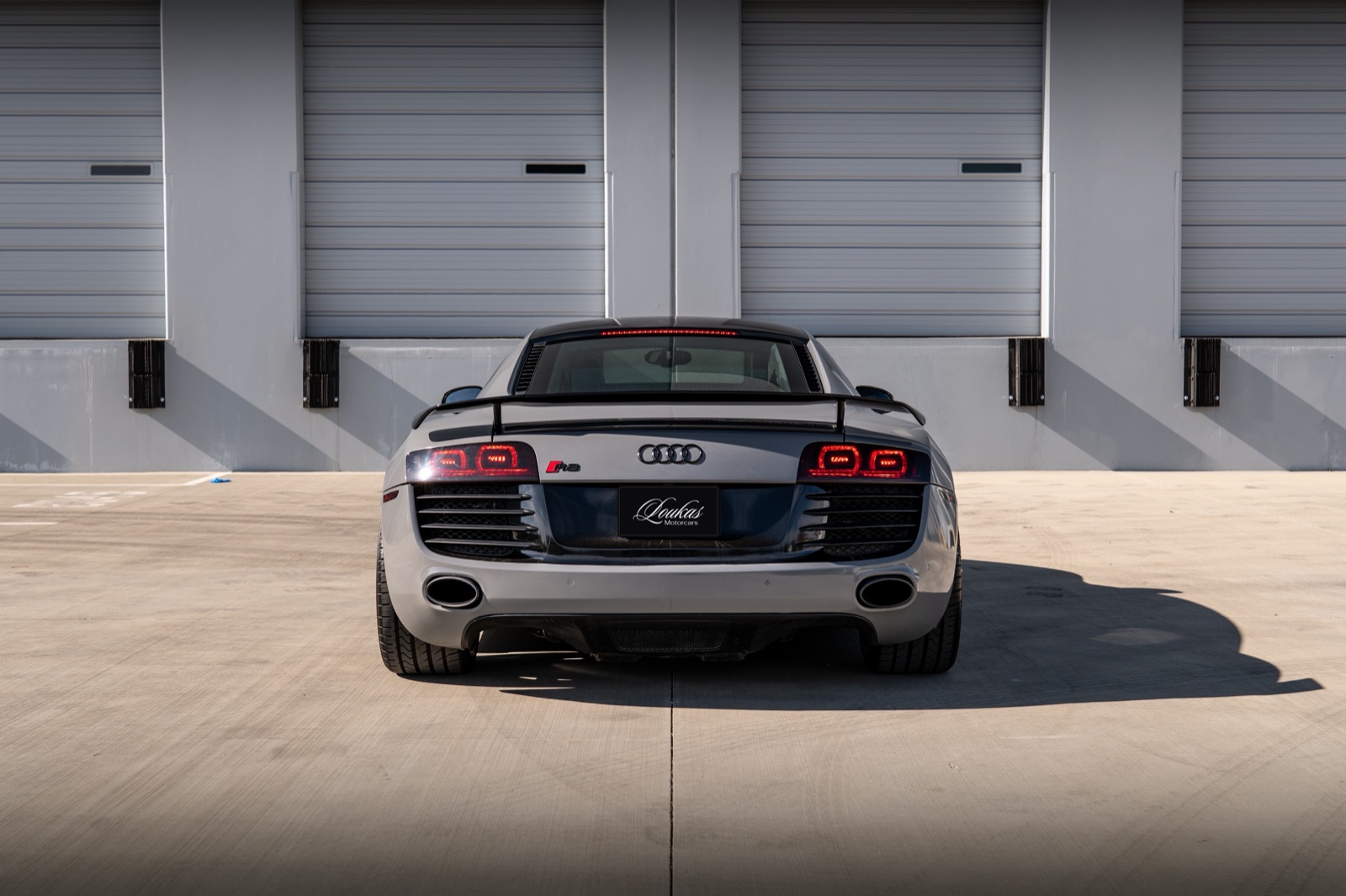 Audi R8, photograph 6 of 19