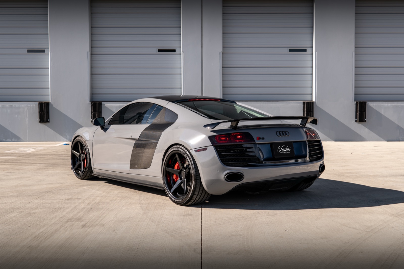 Audi R8, photograph 7 of 19