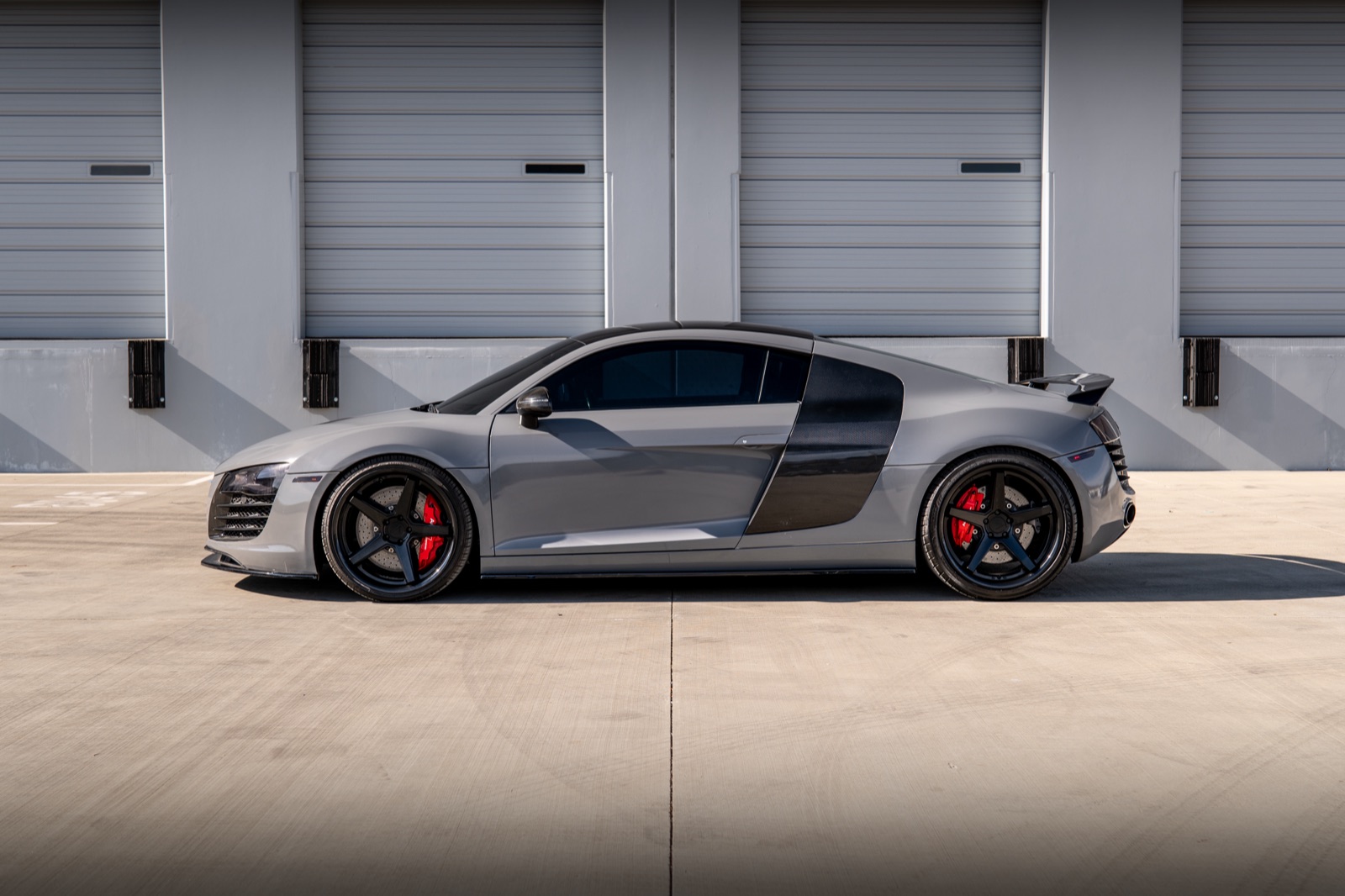 Audi R8, photograph 8 of 19