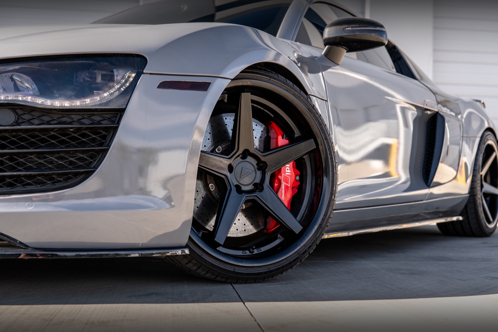 Audi R8, photograph 10 of 19