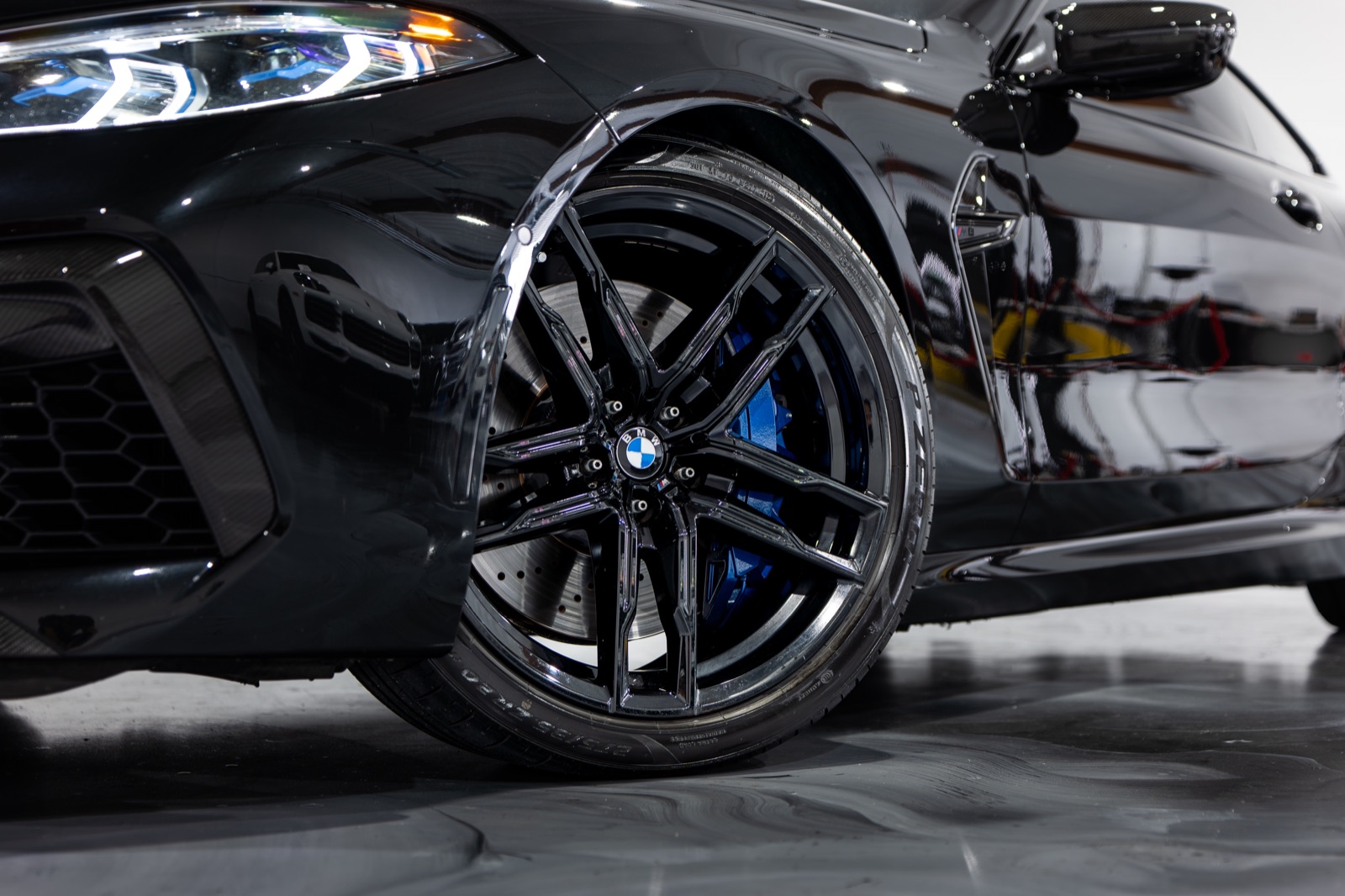BMW M8, photograph 11 of 28