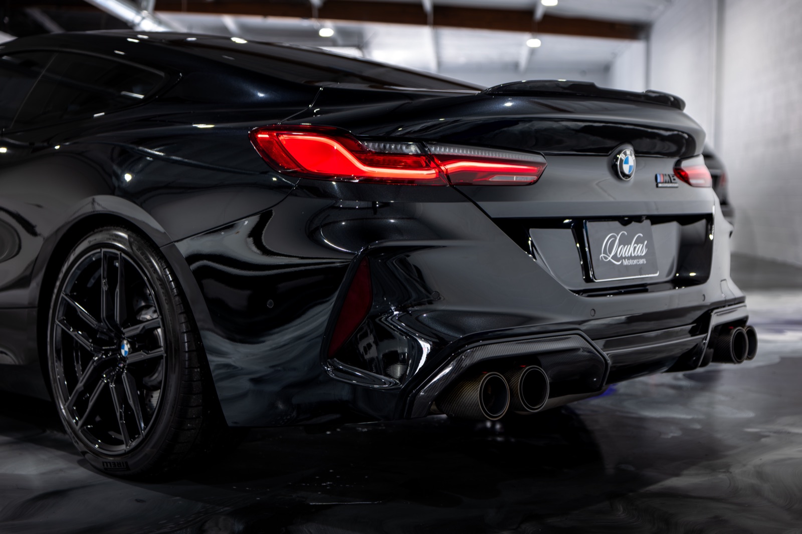 BMW M8, photograph 13 of 28