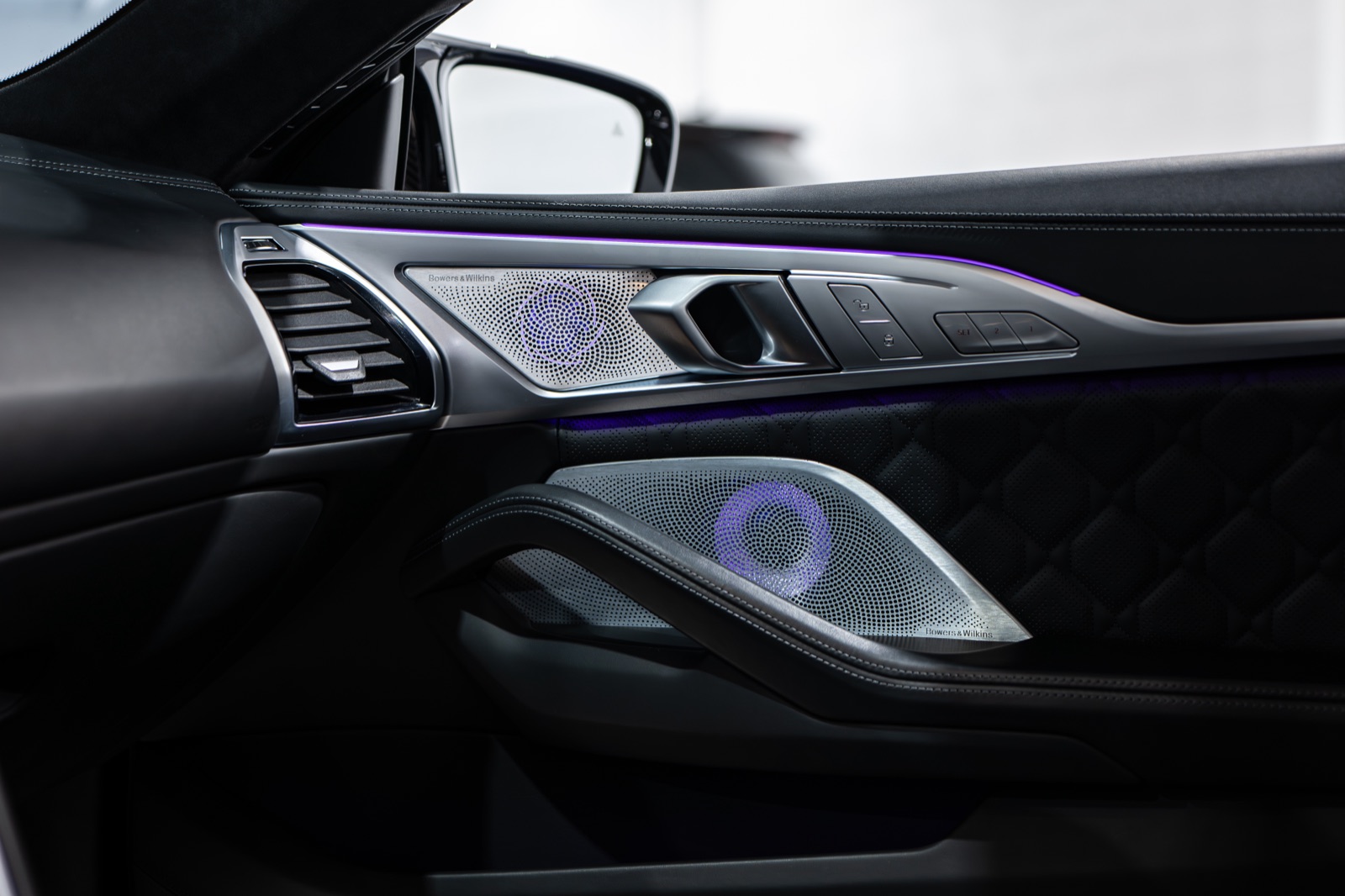 BMW M8, photograph 18 of 28
