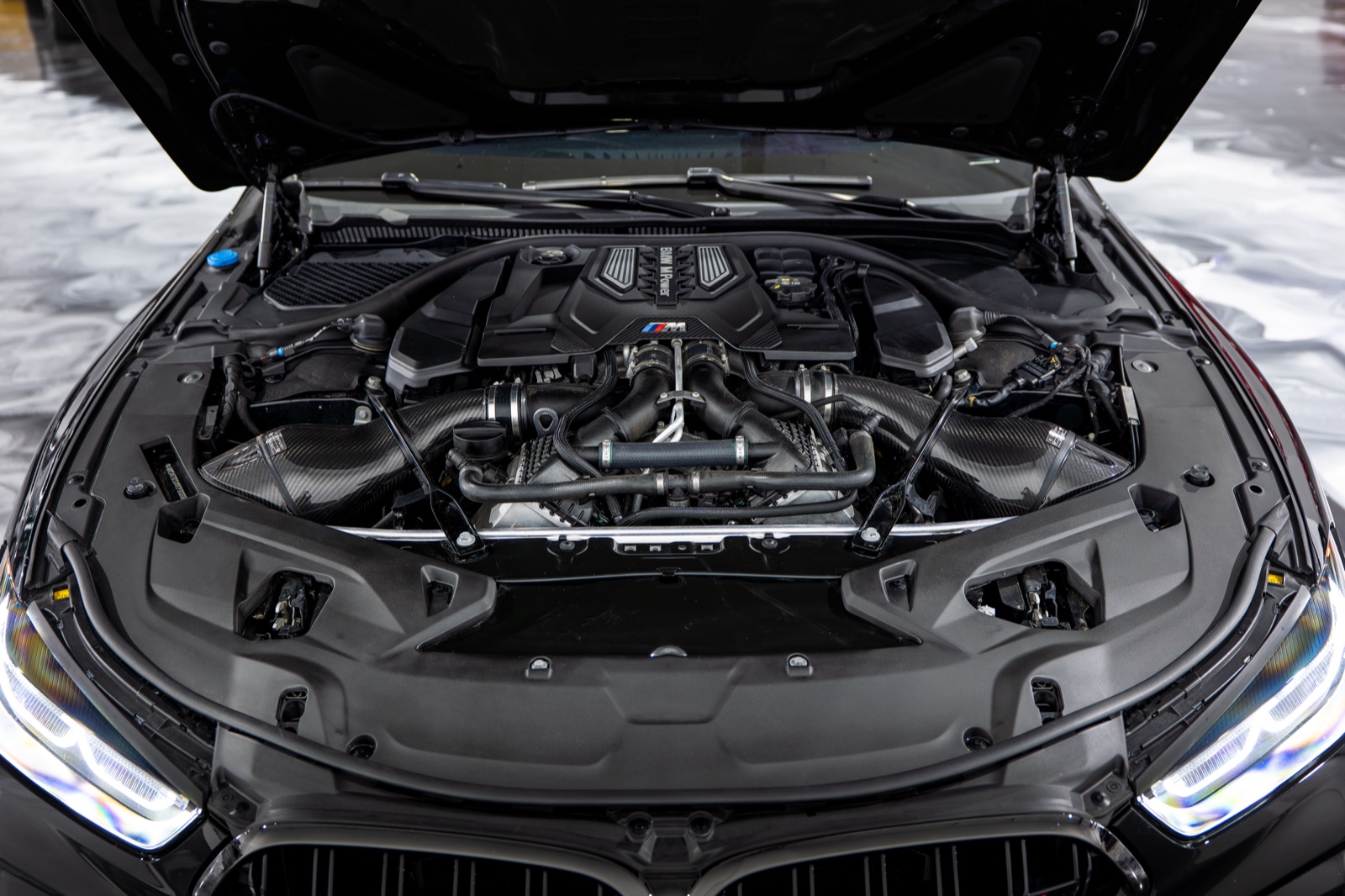 BMW M8, photograph 27 of 28