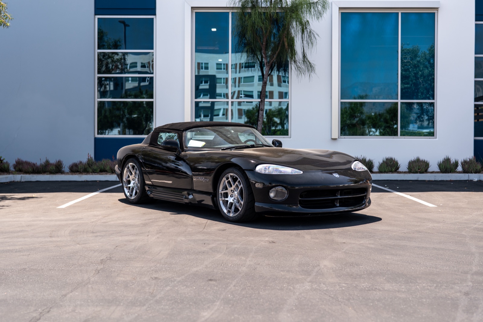 Dodge Viper RT/10, photograph 3 of 19