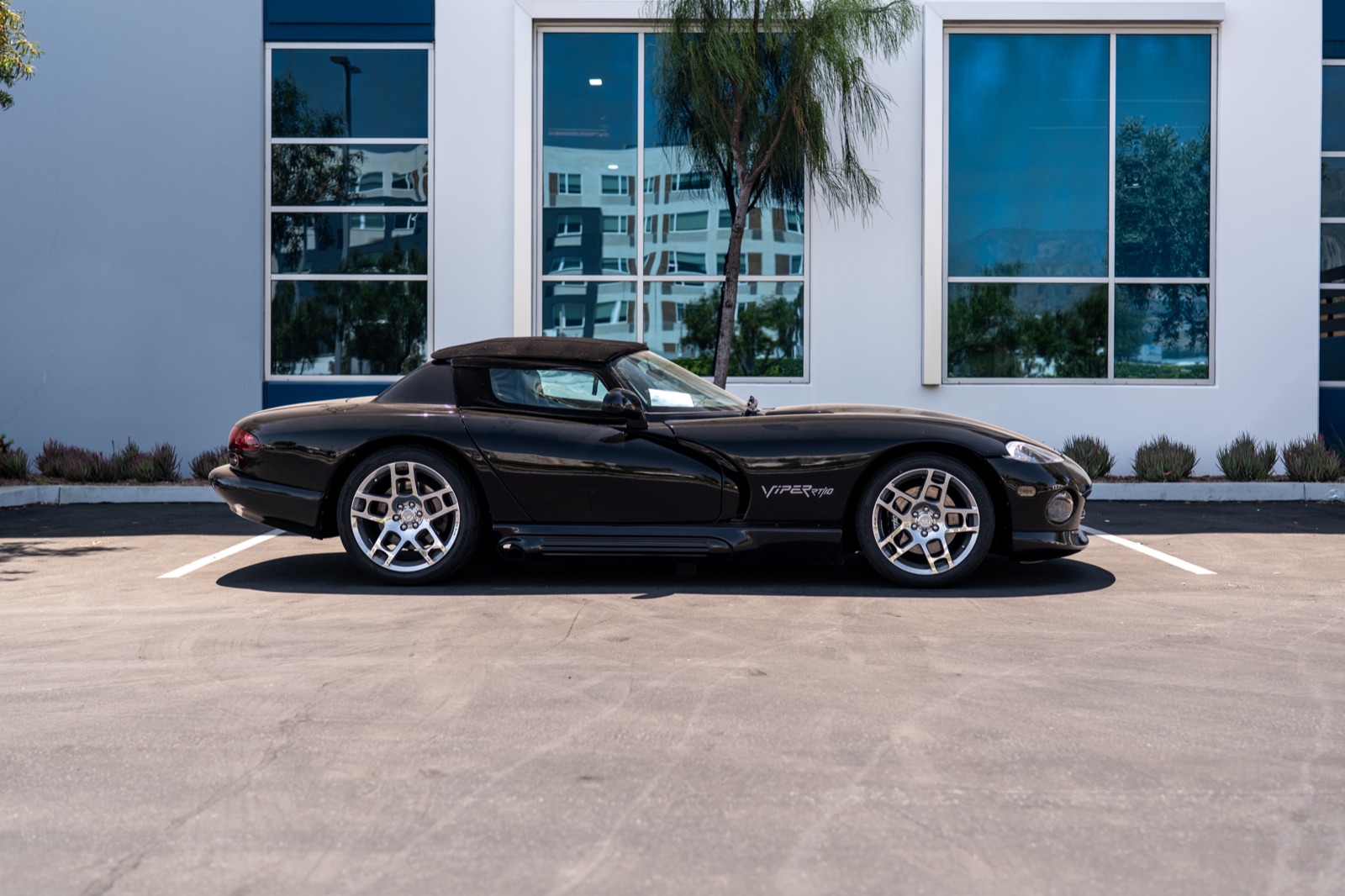 Dodge Viper RT/10, photograph 4 of 19