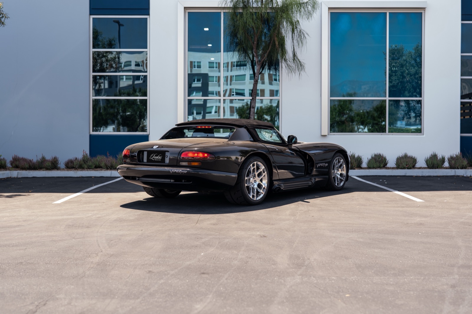 Dodge Viper RT/10, photograph 14 of 19
